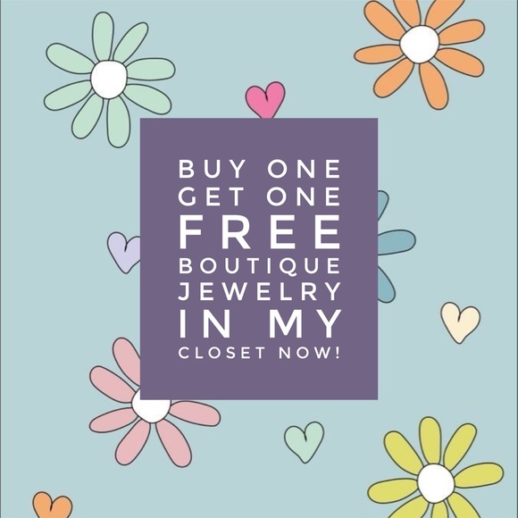 NWT Hollister Tie Dye Top Cut Out Back Size Medium - Picture 4 of 4